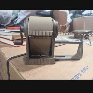 VINTAGE APSCO DANDY SUPER-10 AUTOMATIC PENCIL SHARPENER